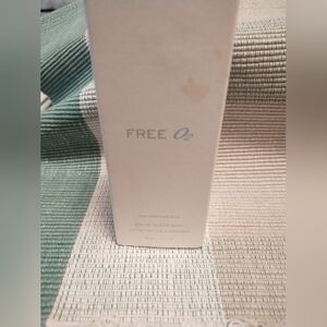 NWOT Avon Free O2 Fragrance Spray